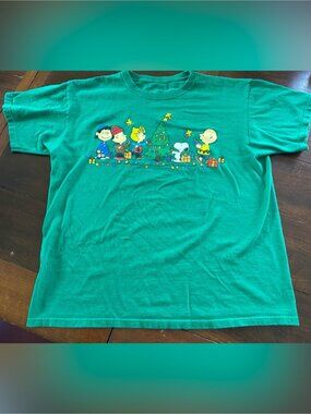 Peanuts Green Holiday Graphic Tee Christmas T Shirt Snoopy